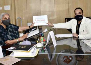 Renowned film Producer Ali Akbar Sultan Ahmed was called upon by Uttar Pradesh Governor to discuss the issues related to awareness of Ganga River