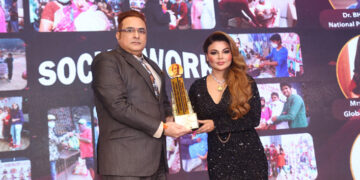 Dr Jitendra Matlani honoured with Dada Saheb Phalke Award in Dubai