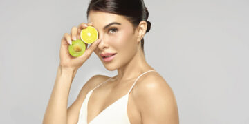 Jacqueline Fernandez glows in Lotus Herbals White Glow Campaign
