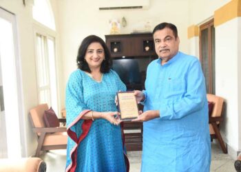 Ridhi Bahl launches her first book ‘Astrology Simplified’, inaugurated by Union Transport Minister Nitin Gadkari