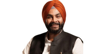 The Science of Stars: Sikh Practitioner Acharya Satvinder’s Take on Astrology